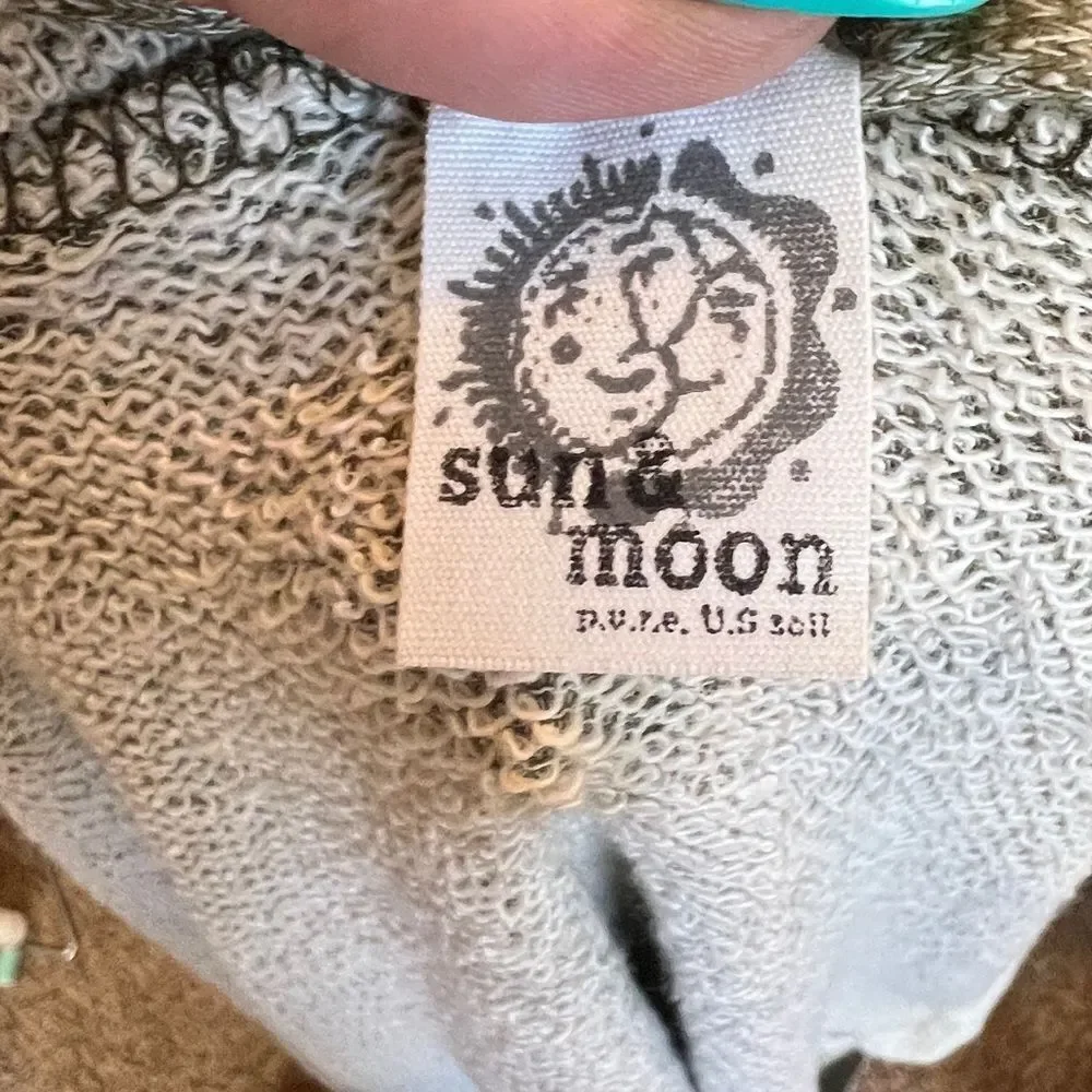Sun & Moon Cardigan‎ Sweater - Picture 4 of 7